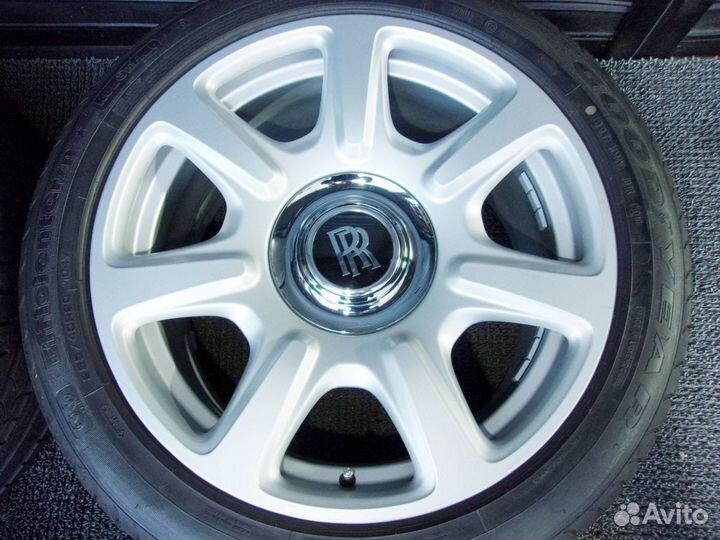 Оригинальные колеса на Rolls-Royce