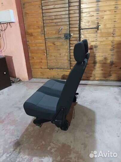 Двухместное откидное сиденье на Фольксваген т5, т6