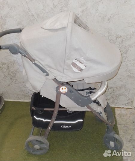 Продам прогулочную коляску
