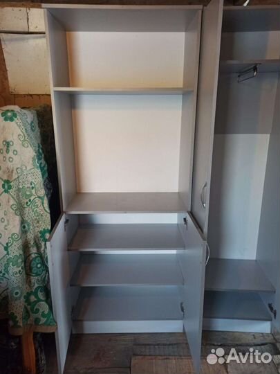 Шкаф