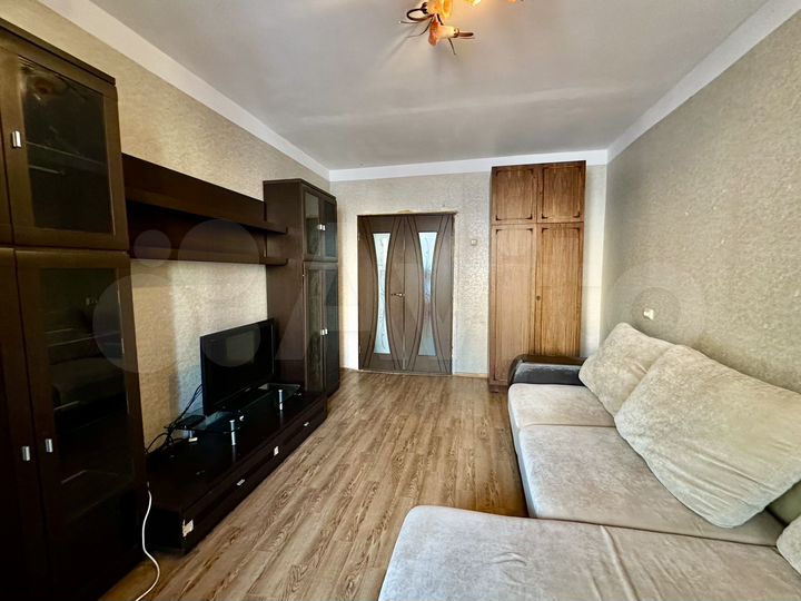 2-к. квартира, 57 м², 8/10 эт.