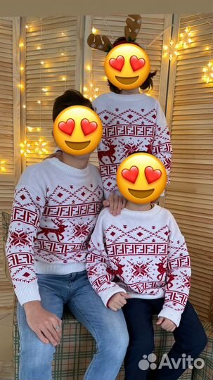 Новогодний свитер с оленями family look