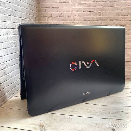 Ноутбук Sony Vaio SVE151E11V