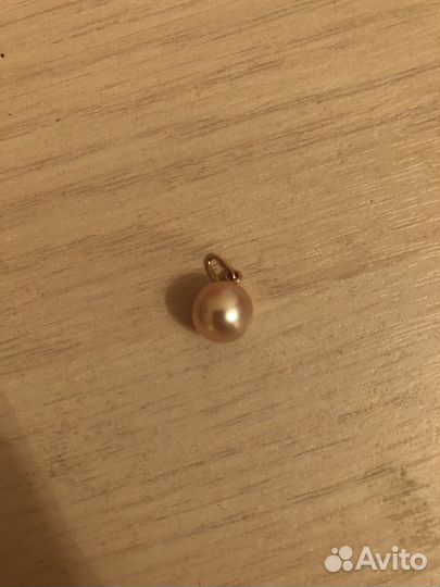 Золотой кулон и кольцо