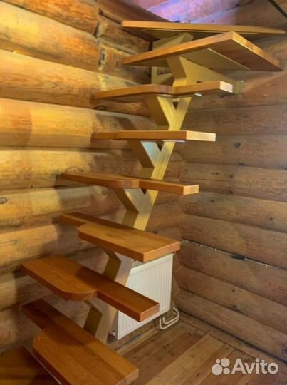 Лестница на металлокаркасе закрытого типа