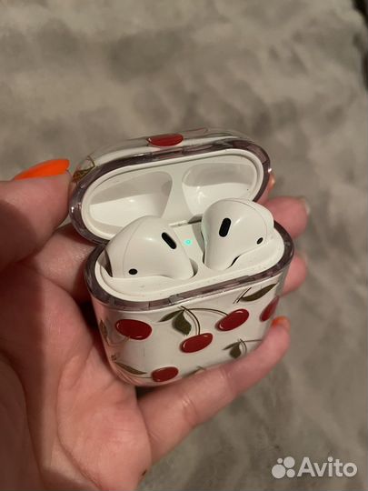 Чехлы на airpods 1/2