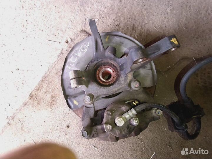 Ступица передняя левая Mitsubishi Outlander CW5W