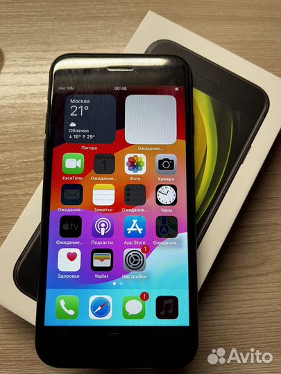 iPhone SE, 64 ГБ