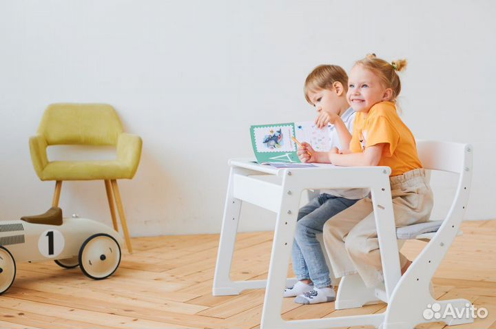 Растущий стол и стул детский