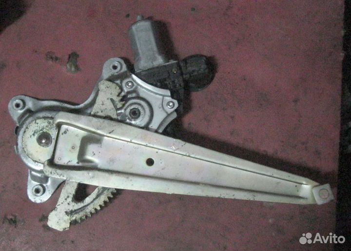 Стеклоподъемник Toyota Hiace