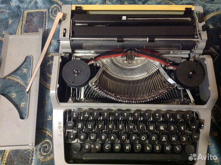 Печатная машинка Любава