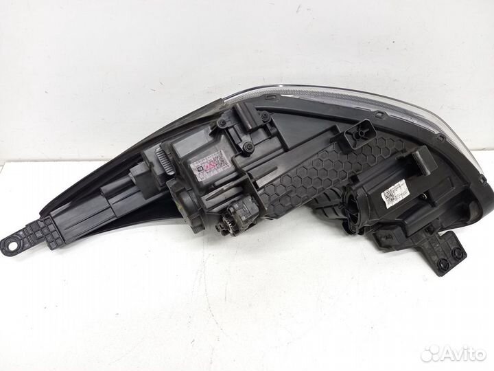 Kia Sportage f1 (c 18) фара правая