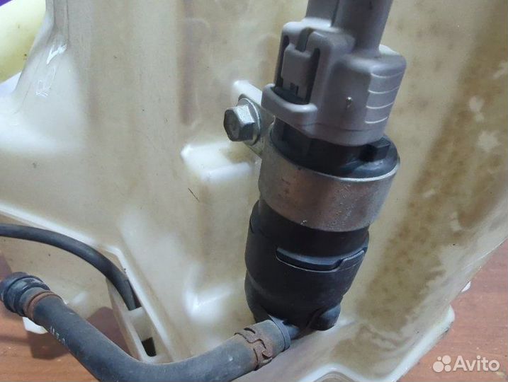 Бачок омывателя лобового стекла передний Subaru