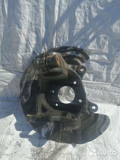 Передний правый поворотный кулак BMW X3 F25