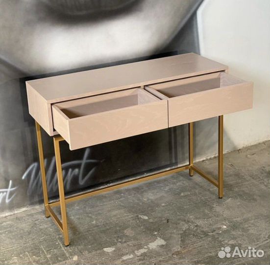 Консоль с ящиками