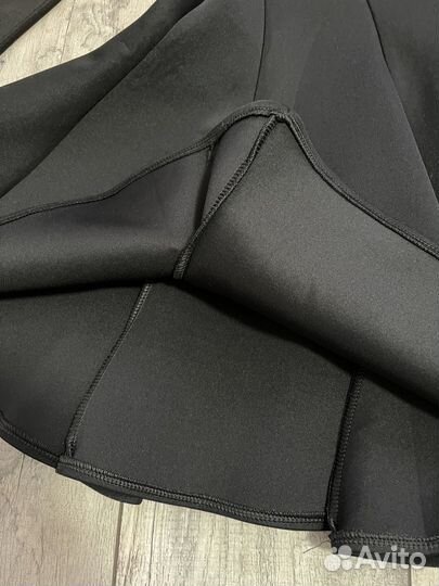 Платье с моделирующим эффектом