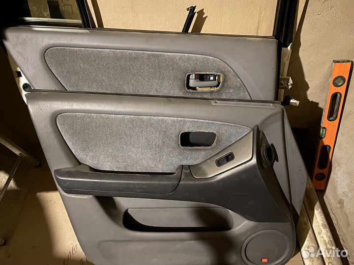 Двери L 2 шт Toyota harrier 1 поколение