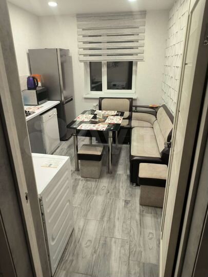 2-к. квартира, 57 м², 2/3 эт.