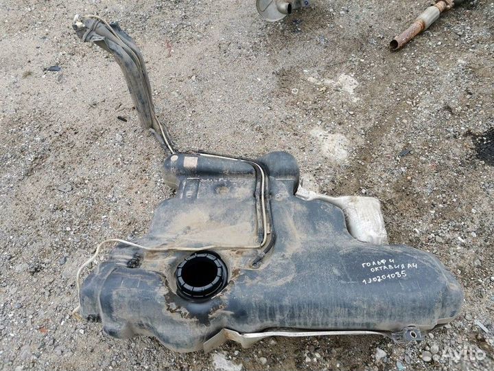 Бак топливный с горловиной (хэтчбек)