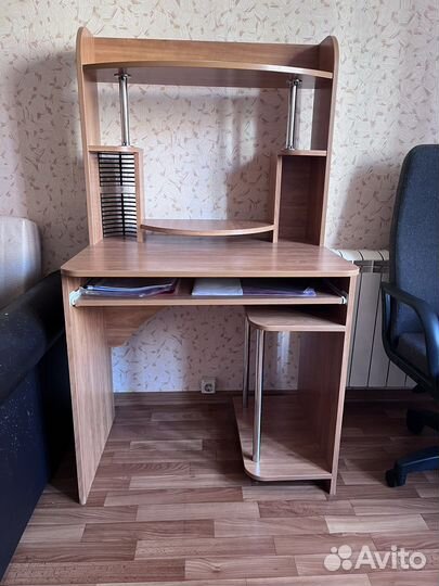 Письменный стол