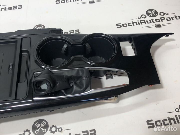 Центральная консоль Toyota Camry V70