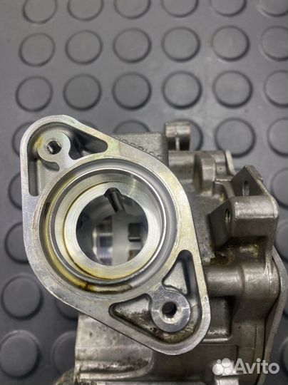 Вакуумный насос Skoda Octavia vw 06k145100p