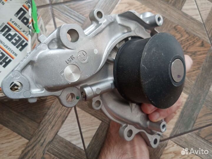 Насос водяной Mitsubishi Pajero