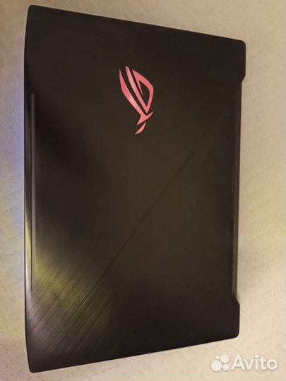 Продам ноут Asus Rog Strix i7 8750H 1050Ti с ос