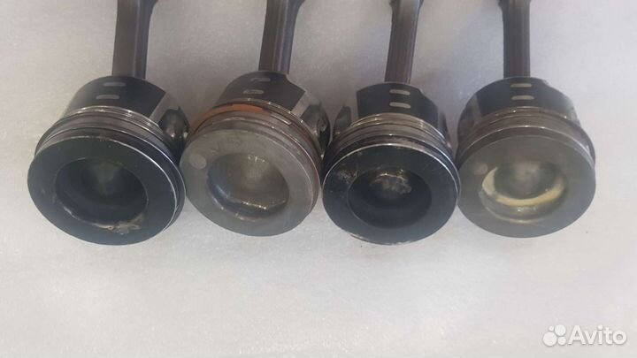 Поршень с шатуном Пежо/Ситроен 1.6 HDI