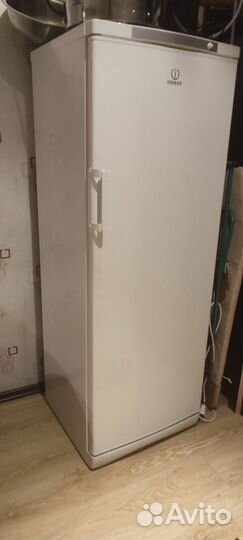 Морозильная камера Indesit SFR 167