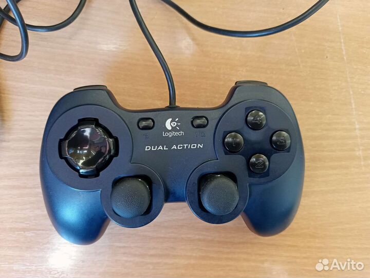 Геймпад logitech Dual Action
