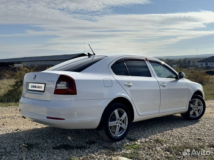 Skoda Octavia 1.6 МТ, 2011, 282 000 км