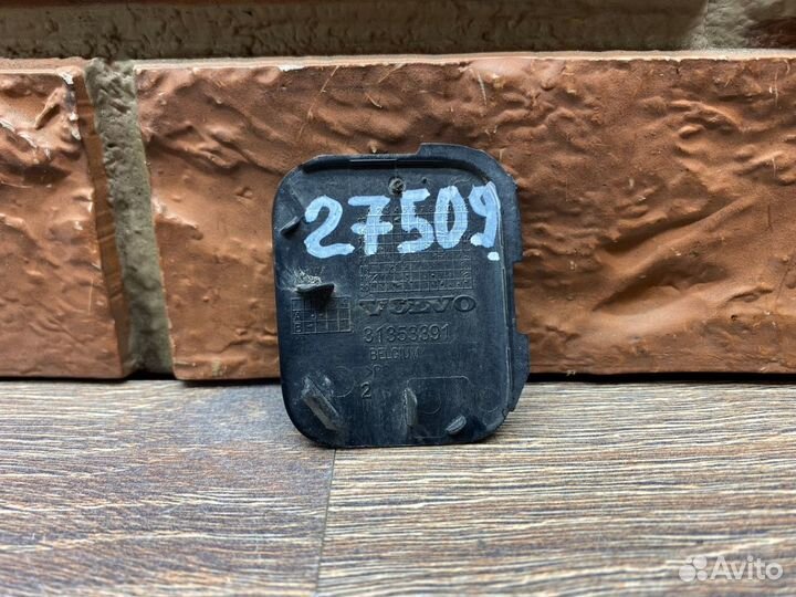 Заглушка заднего бампера Volvo XC90 2002-2015