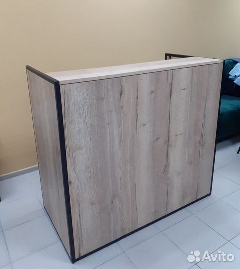 Стойка ресепшн лофт