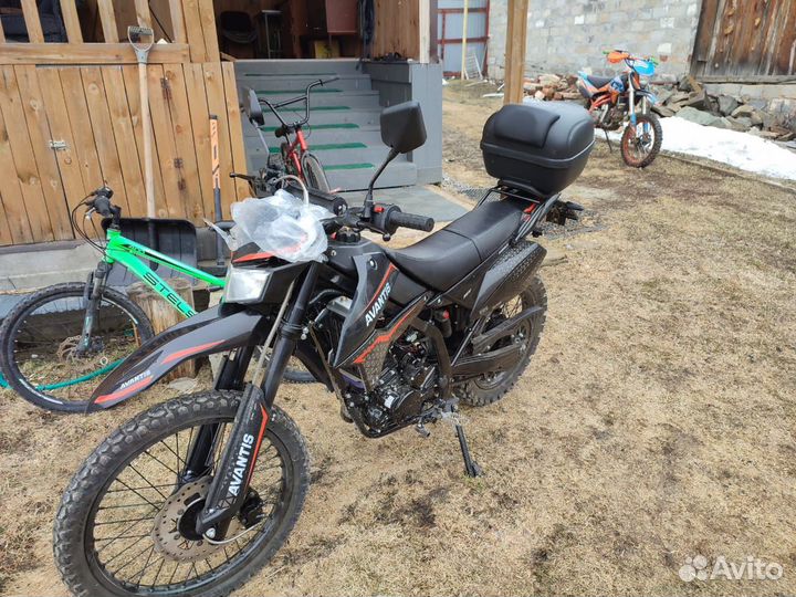 Мотоцикл Avantis LX300