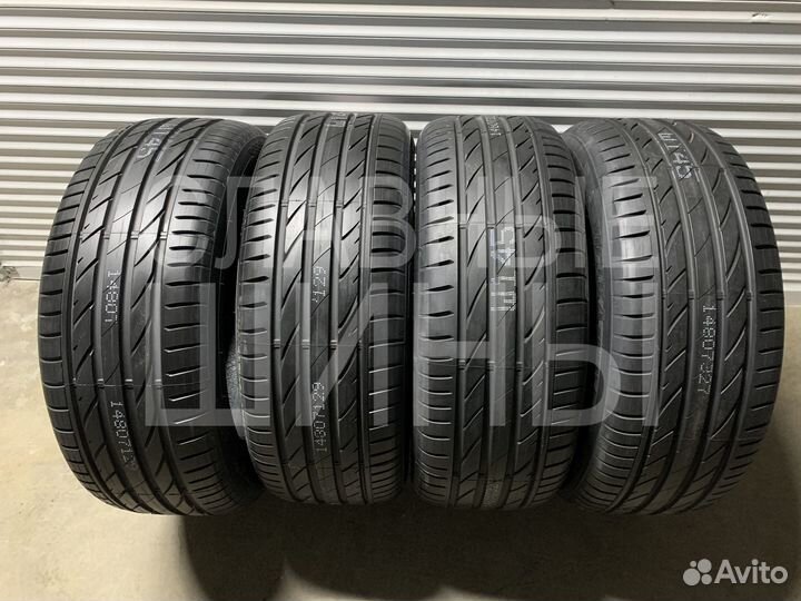 Maxxis Victra Sport SUV VS5 235/50 R19 99W