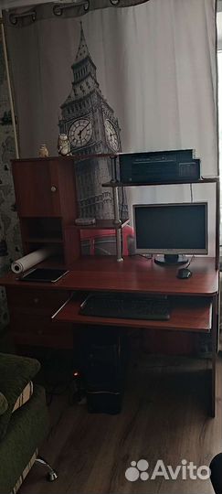 Компьютерный стол