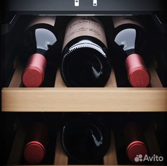 Винный шкаф Dometic D18B Design