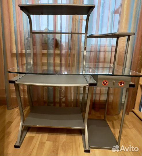 Компьютерный стол IKEA