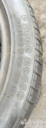 Pirelli P Zero Rosso 235/45 R19