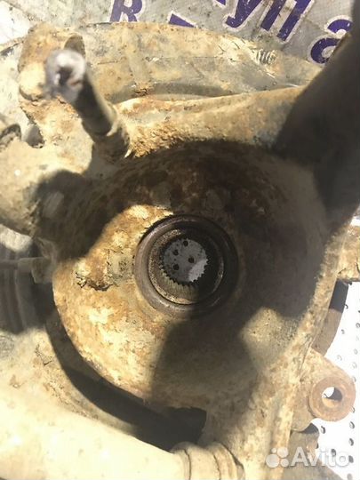 Кулак задний правый BMW 7 серия