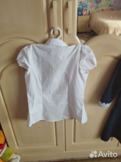 Блузка белая