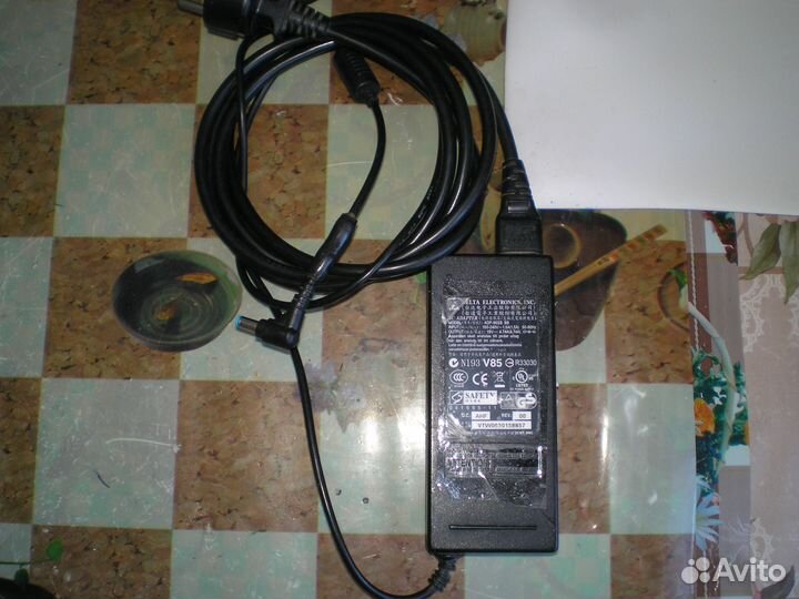Блок питания- зарядное устр. ноутбука 19v, 4,74а