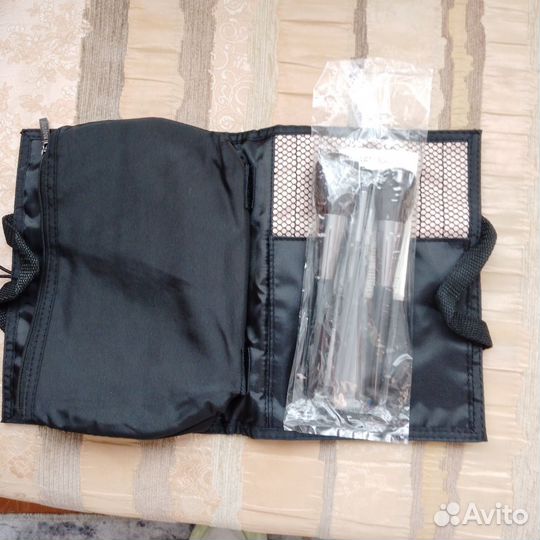 Кисти для косметики, с футляром