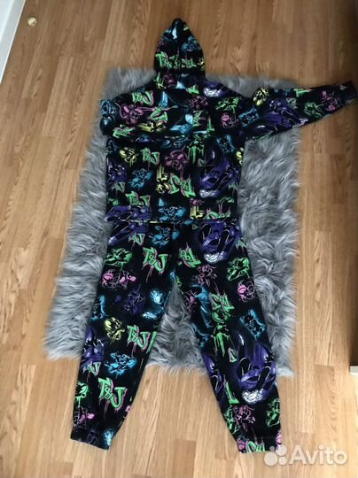 Костюм спортивный