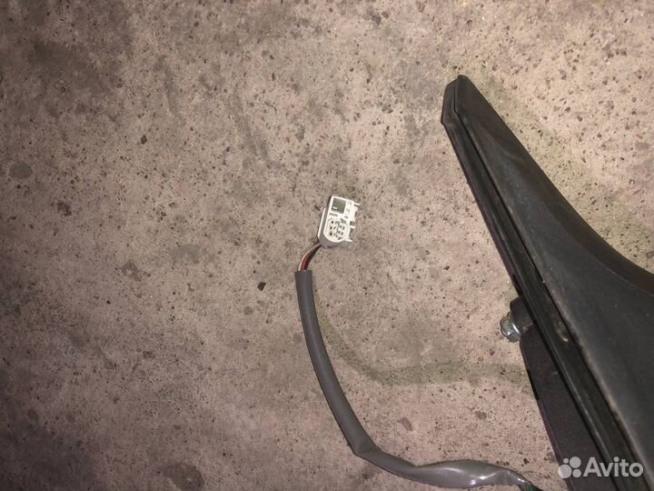 Зеркало боковое правое suzuki swift