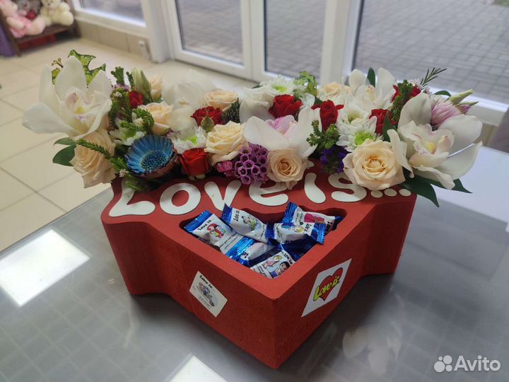 Коробочка с орхидеями