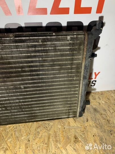 Радиатор охлаждения двигателя Volkswagen Golf A6