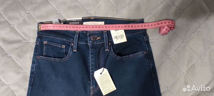 Джинсы Levi’s 724 High-Rise Slim Straight