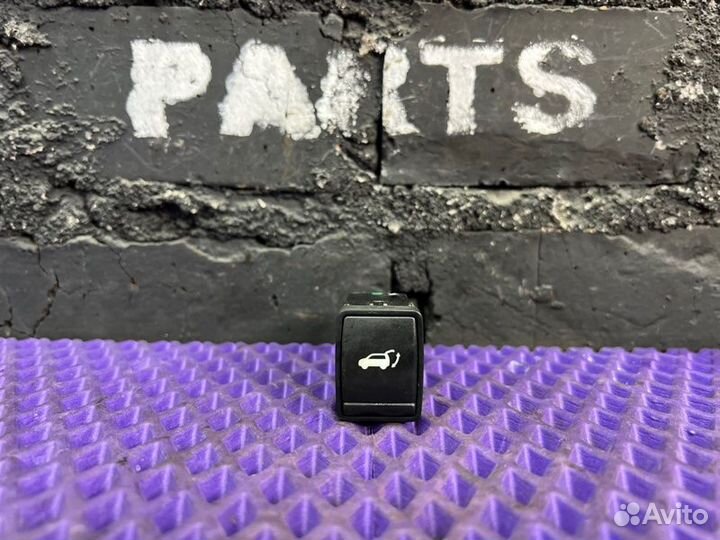 Кнопка открывания багажника Nissan X-Trail